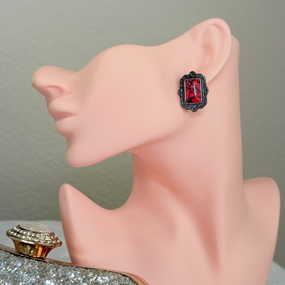 ⚜️ Elegant Red and Silver Earrings - Picture 3 of 7